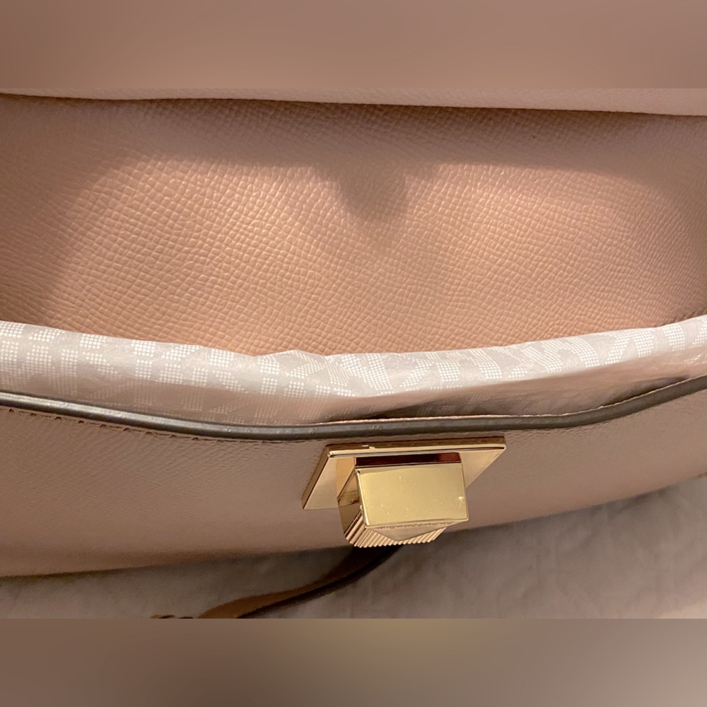 NWOT Michael Kors Sylvia Satchel - Picture 11 of 16